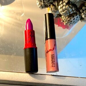 Ariana Grande 2 MAC Makeup VIVA Glam Gloss!
